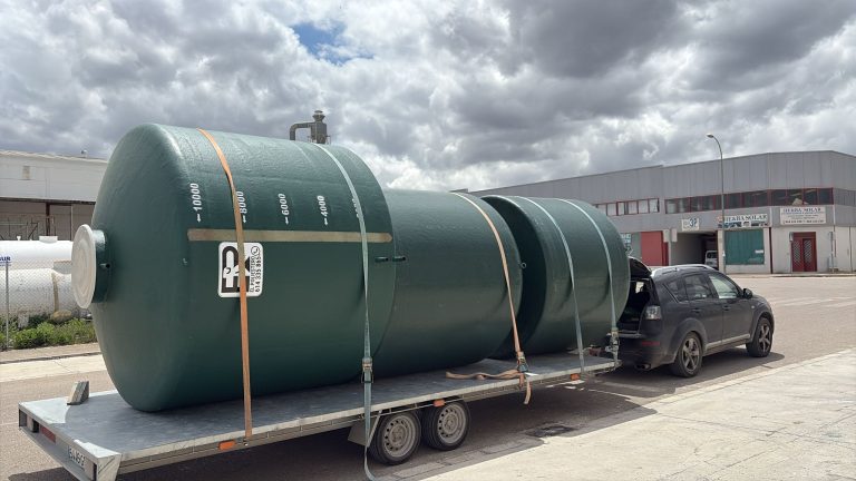Depósitos de poliéster verdes preparados para su transporte